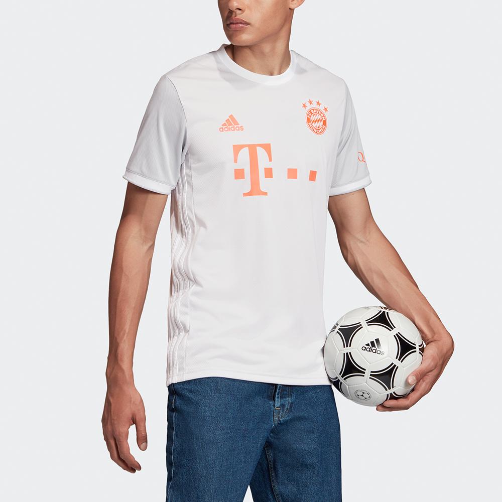 adidas Мужские белые футболки для футбола умеренного прямого кроя GE0583