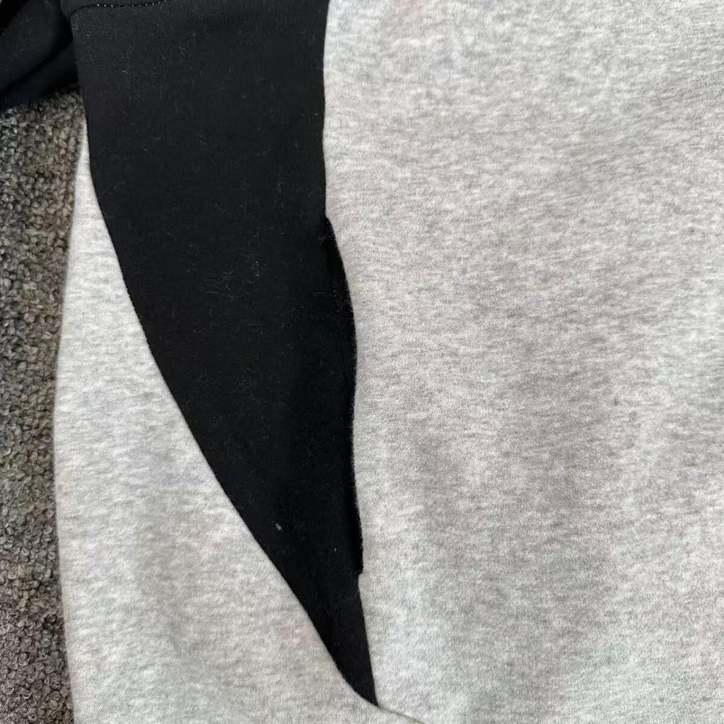 Комплект из унисекс худи с рукавами летучая мышь и свободных брюк Mertra, вышитый бархатный пэчворк - Модный повседневный наряд