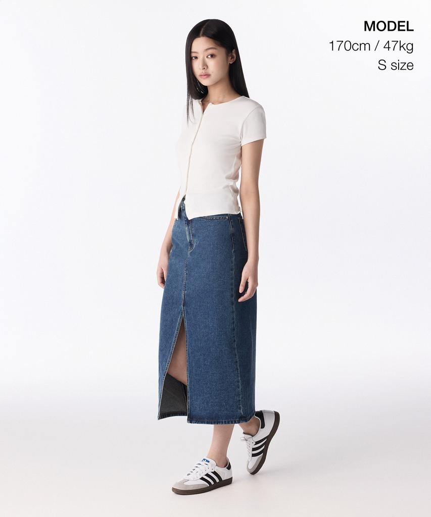 Musinsa Standard Woman Women'S Front Slit Denim Long Skirt [Medium Indigo]