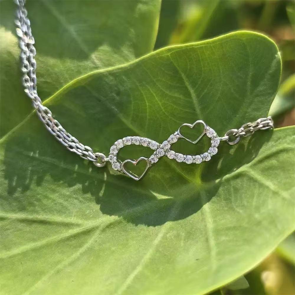 Серебряное ожерелье S925 в форме сердца с 8 счастливыми элементами и бриллиантовыми акцентами - Элегантная модная бижутерия в европейском и американском стиле для женщин