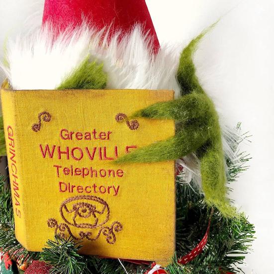 Рождественская елка орнамент рабочего стола чтение пушистая плюшевая кукла шляпа Санта красочные декоративные новый год