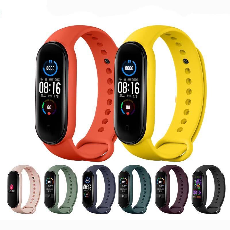 Силиконовый ремешок на Xiaomi Mi Band 5