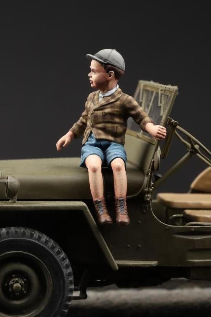 Тело 1/35 Европейский Мальчик Смоляной Набор TBO35227 (Человек)