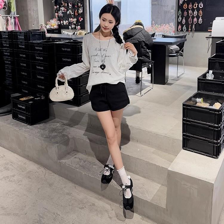 Французские туфли Мэри Джейн с мелким вырезом женские 2025 лето новая кожа полые спортивные повседневные модные балетки