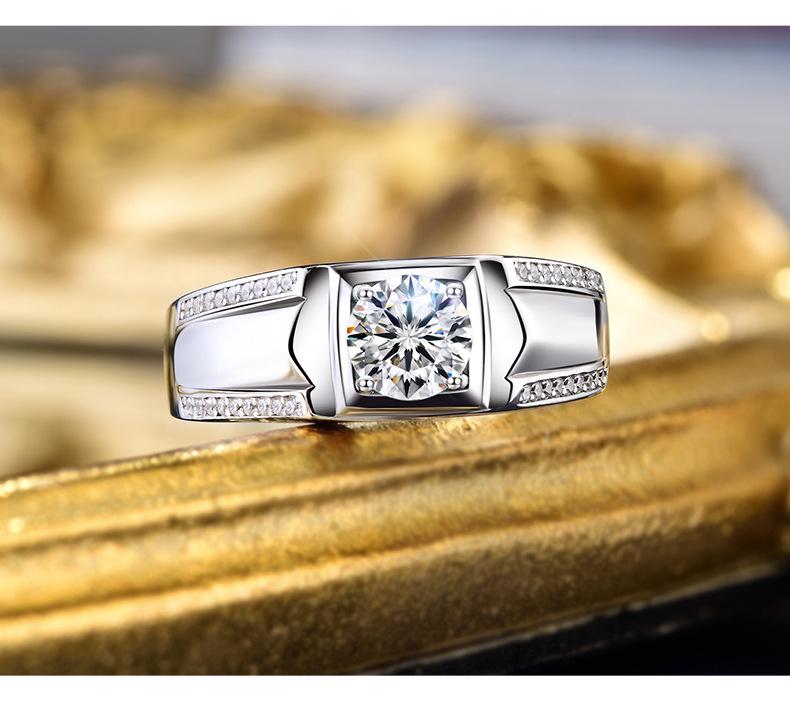 Мужское кольцо из серебра 925 пробы с муассанитом и геометрическим бриллиантом