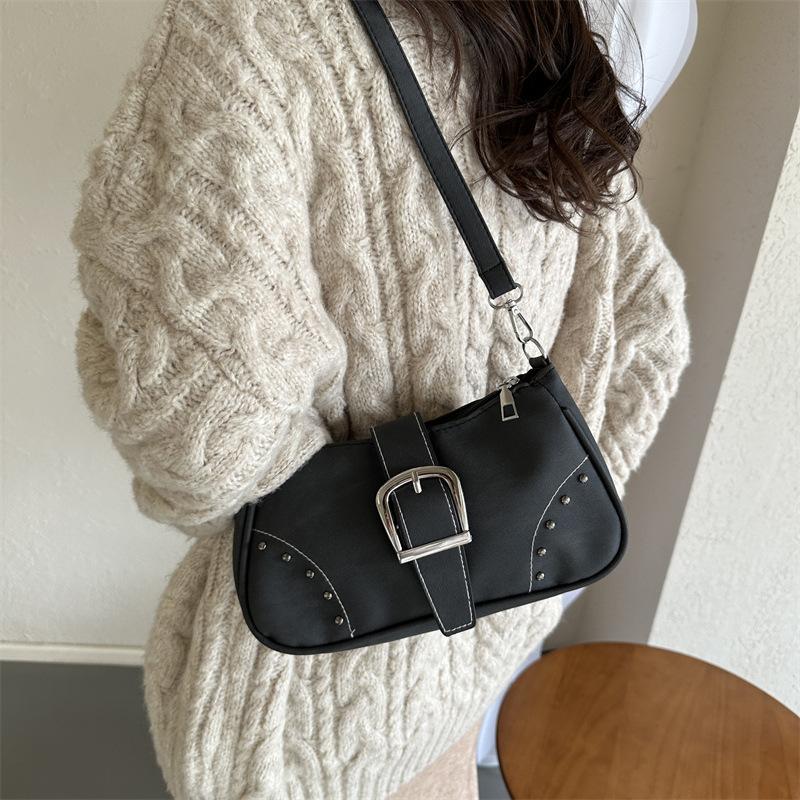 2025 зима новая простая модная ретро повседневная однотонная сумка-подмышка через плечо с заклепками женская