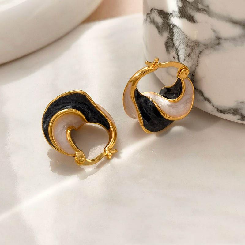 French Retro Earrings High-end Earrings Versatile Enamel Glaze Drip Oil Spiral Pattern Earrings for Women