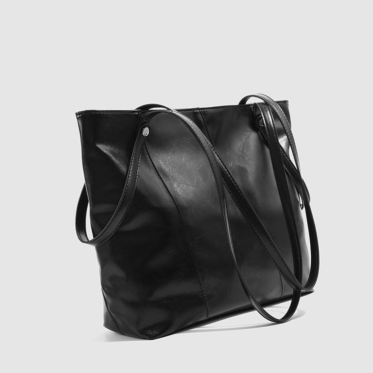 Large-capacity underarm bag for women, 2024 new fashion commuter shoulder bag, high-end niche versatile tote bag
