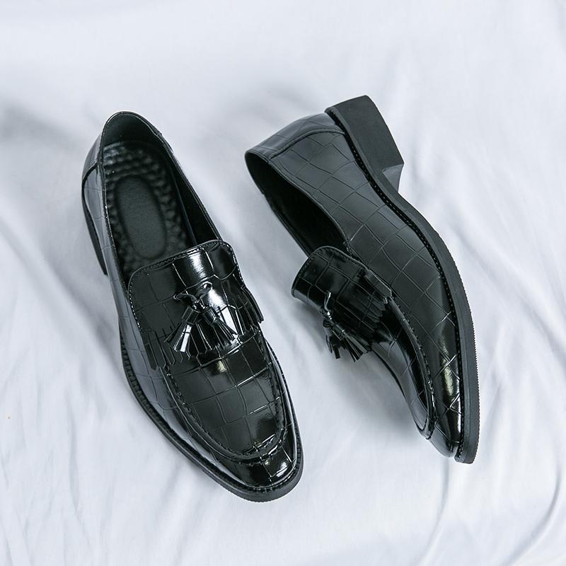 Fashion Classic Men's Casual Loafers Driving Shoes Moccasin Fashion Male Comfortable Slip-On Leather Shoes Men Green Tassel Dress Shoes
