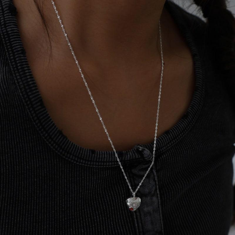 MERITY Heart melting pendant necklace