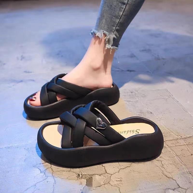 Модные крутые тапочки женская модная верхняя одежда 2025 лето новая толстая подошва женская обувь