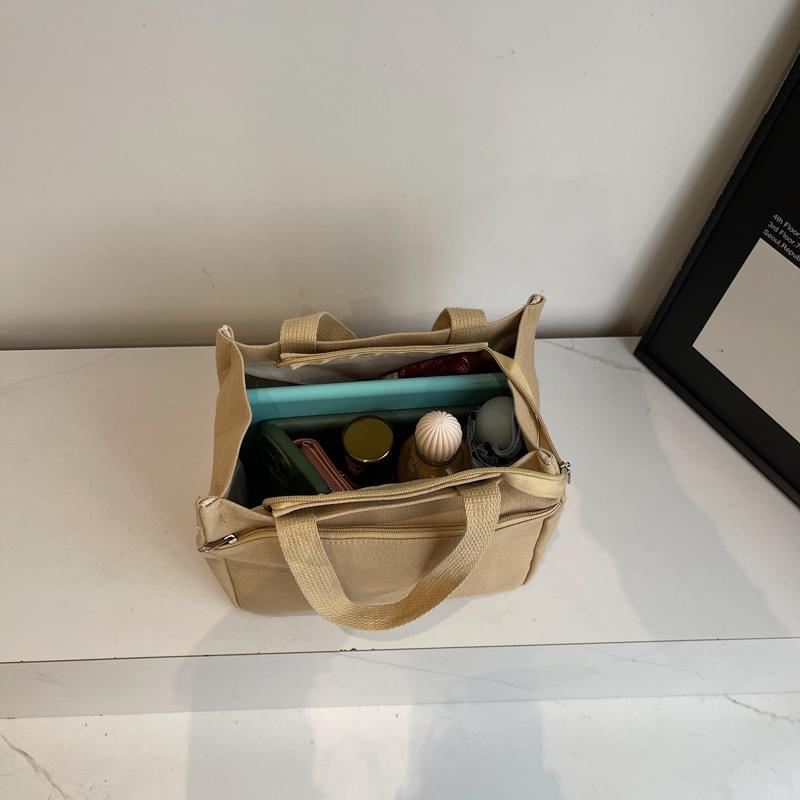 Женская однотонная сумка Outgoing Commuter Small Bag