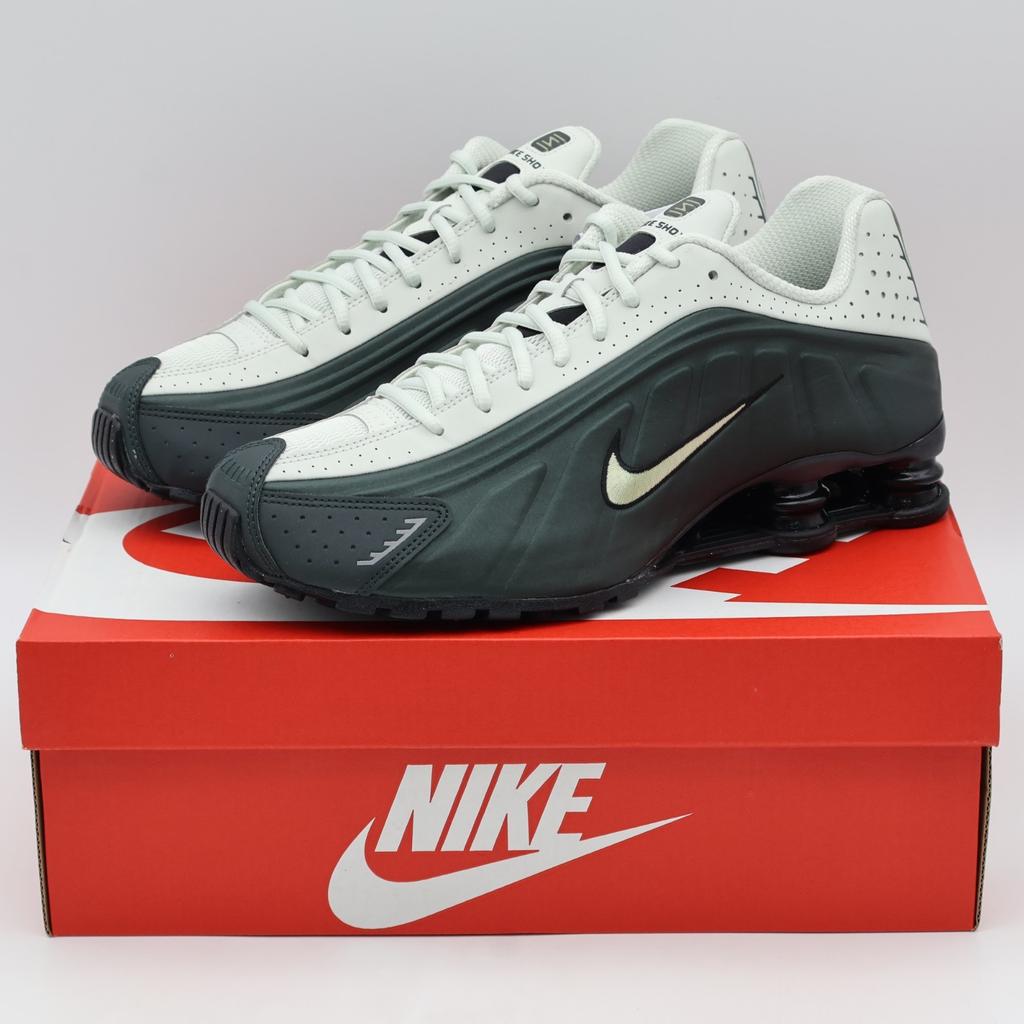 HQ1988-300 Nike Shox R4 Черный Ель Еловая Аура Черный Оливковая Аура (Мужской)