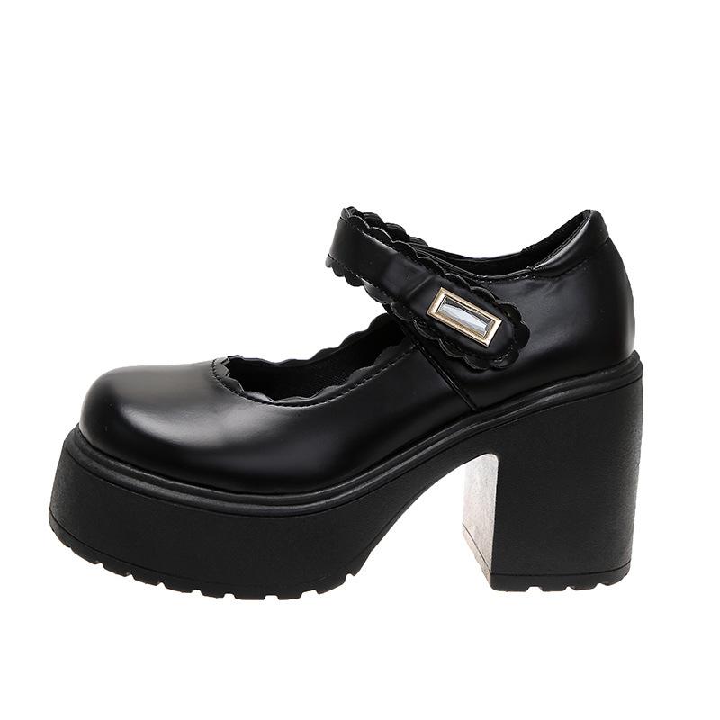 Туфли Мэри Джейн на платформе и каблуке. Простые туфли в стиле Лолиты. Туфли на платформе. Женские туфли на высоком каблуке.