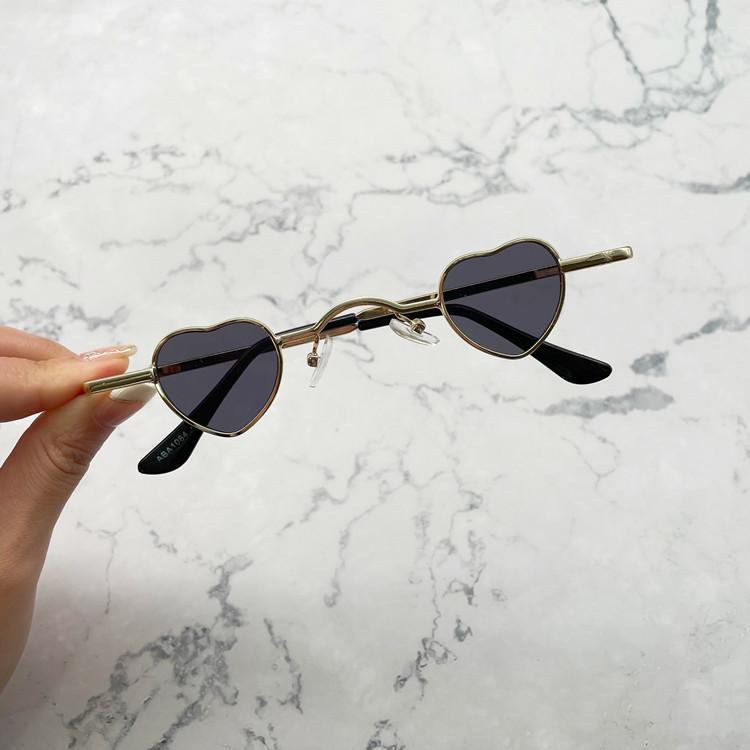 Мини маленькие очки мужские модные хип-хоп солнцезащитные очки маленькие любовь ретро смешные маленькие оправы глаз персонализированные солнцезащитные очки женские