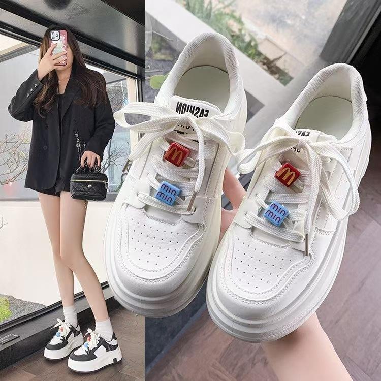 Туфли на высокой платформе белые женские новые весенние туфли 2025 года знаменитости из Интернета супер огонь маленькие повседневные туфли маффины обувь для досок