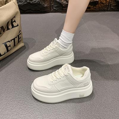 Нишевая платформа кожаные белые туфли женские 2025 весна новый ins универсальная спортивная обувь маленькие повседневные кеды