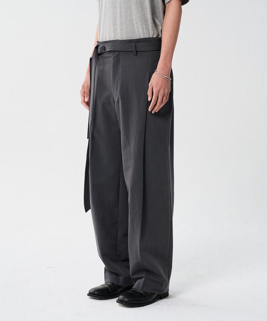 KNOUUN Offset Pleated Pants (Charcoal)