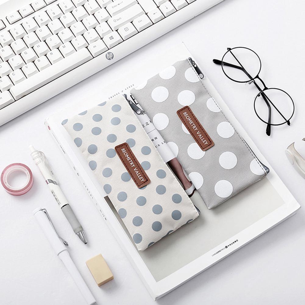 Плоский пенал на молнии в клеточку или горошек