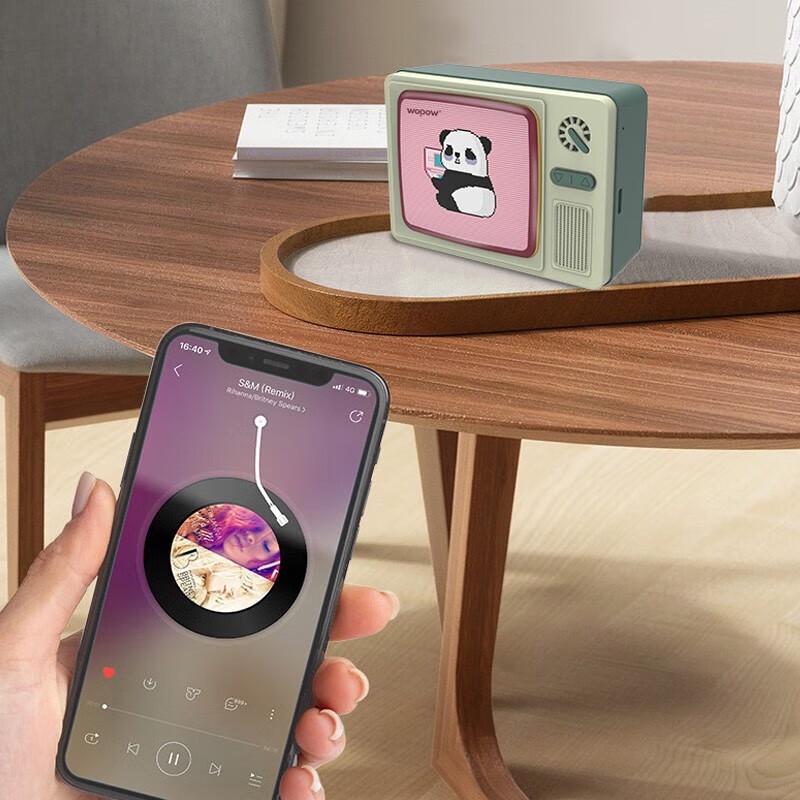 WOPOW Panda TV Retro Bluetooth Speaker