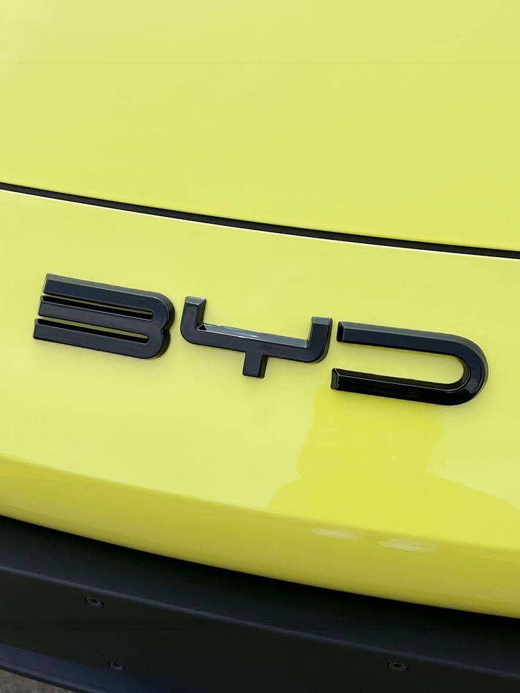 BYD Seagull Передний Логотип Буквенный Логотип Углеродное Волокно BYD Ярко-Черный Декоративная Накладка Измененный Цвет
