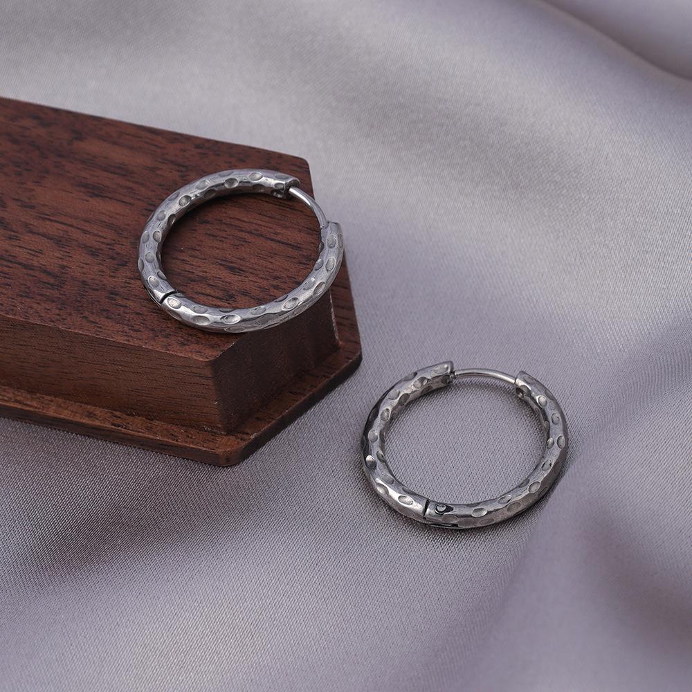 Серьги-иглы из серебра 925 пробы: Легкая роскошь, высококлассные пусеты и универсальный нишевый дизайн в виде колец для работы и стиля