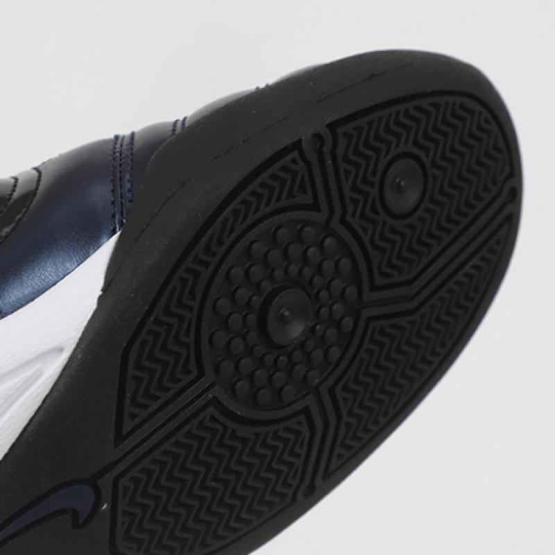 Nike Кроссовки W Total 90