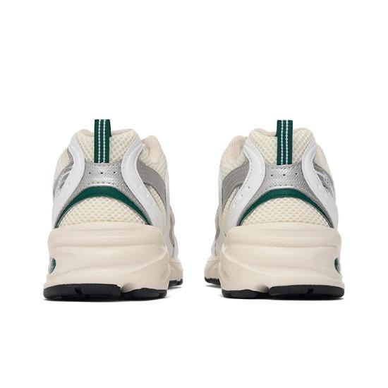 New Balance 530 Кроссовки унисекс цвета морской соли и болотной зелени MR530SX