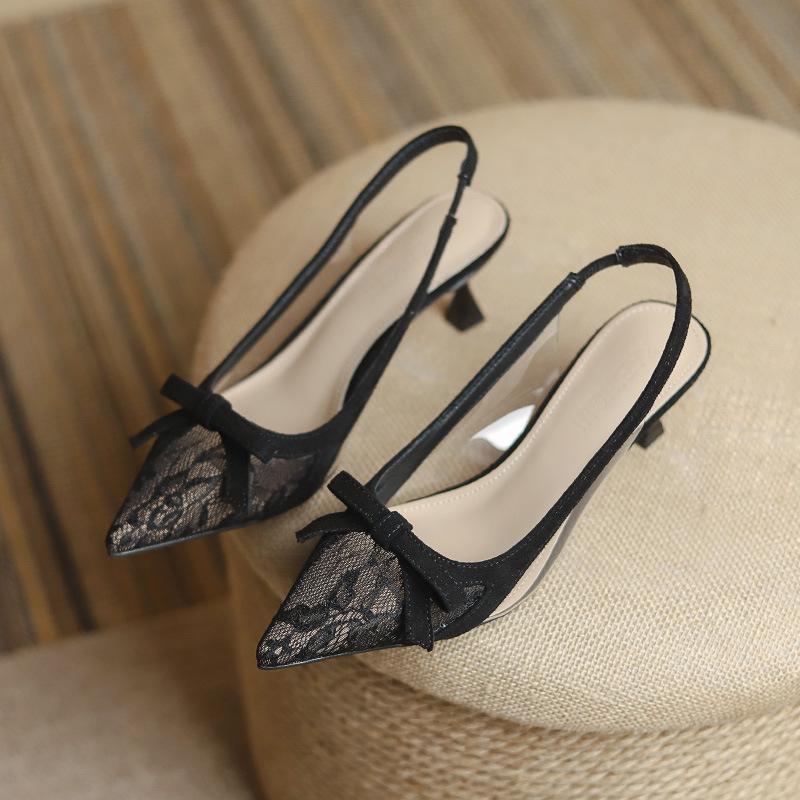 Шикарные кружевные туфли на kitten heel: Женские сандалии с закрытым носком и ремешком-бантом на среднем каблуке, весна 2026