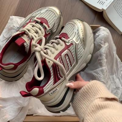 Папины кроссовки женские 2025 новые популярные весенне-осенние интернет-знаменитости супер огонь жареные уличные спортивные туфли платформа универсальные показывают маленькие ножки