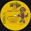 12-дюймовая пластинка DEVON CLARKE (2) / СЛАДКИЙ ЧАЙ - Остановите войну / Дэнсхолл MB058 Massive B US Регги, Ска и Даб Б/у