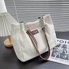 Large Capacity Velvet Chain Tote Bag For Women With Zipper Closure For Daily Use