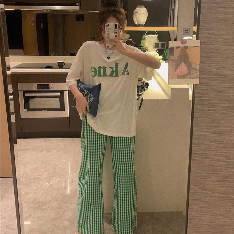 Женские пижамные брюки в зеленую клетку: Корейский стиль, Свободный, Модный, С принтом, и Идеально подходит для повседневной домашней одежды или ношения в кондиционированном помещении.