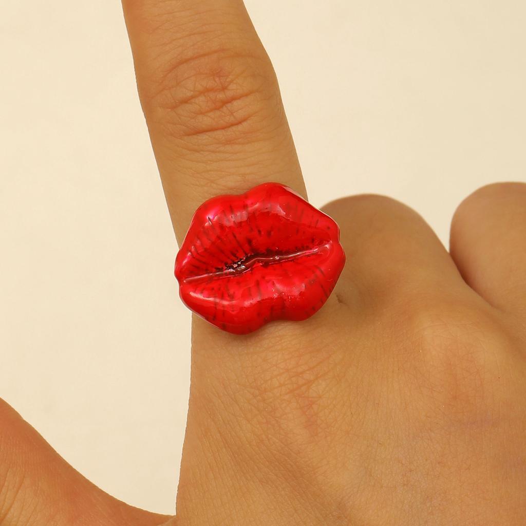 Retro Sexy Blazing Red Lips Adjustable Opening Rings for Women Friends Exaggerated Personality Finger Jewelry Accessories Gifts