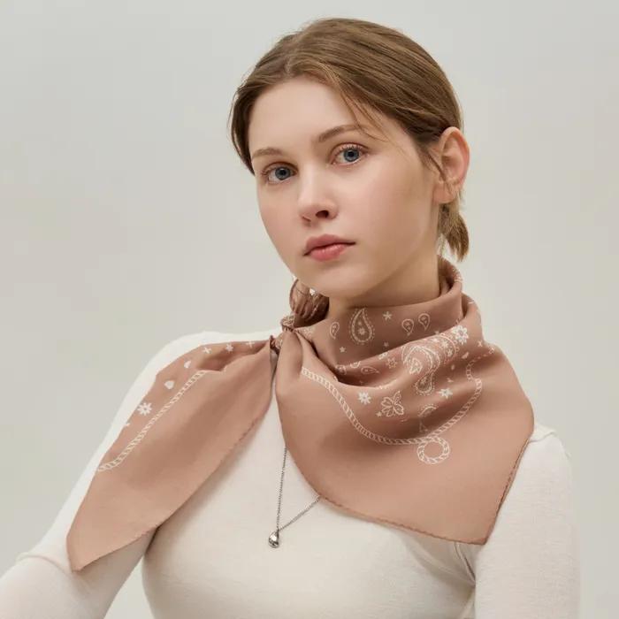 Хлопково-шелковый шарф-бандана с узором в виде сердец 70 (3 цвета)