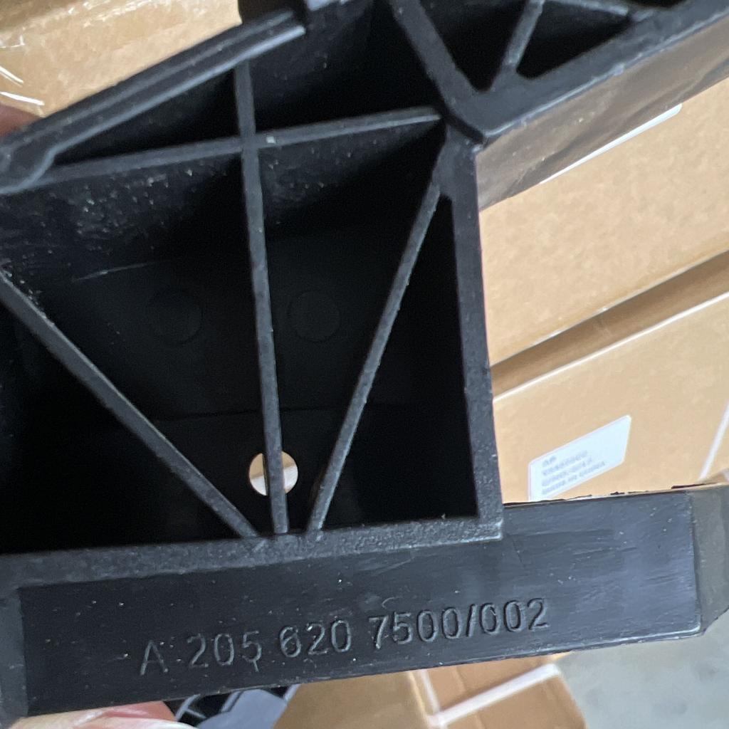 2 шт. Левый и правый передний кронштейн бампера для Mercedes-Benz C-класса W205