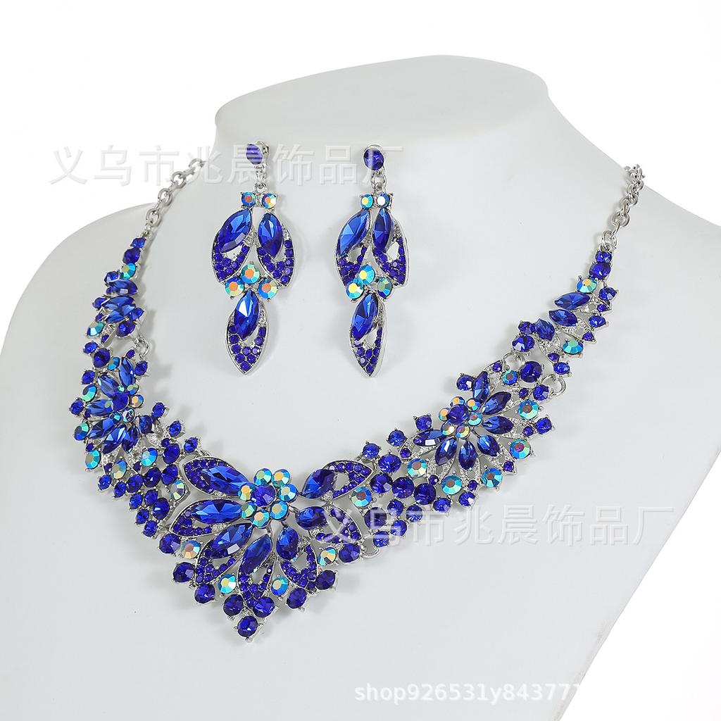2026 Vintage Necklace Set Women 2 Piece Set Leaves Flower Exaggerated Luxury Jewelry New Bride Wedding Accessories