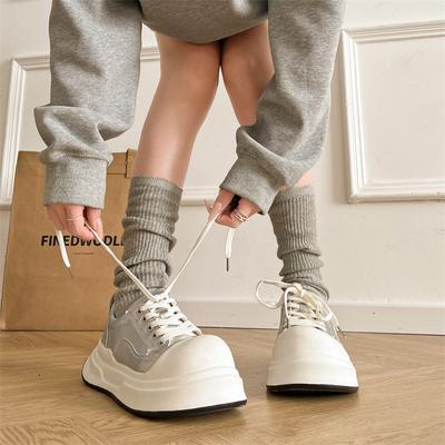 Универсальная юбка с круглым носком и высокой платформой, белые туфли для женщин 2025 года, новые популярные летние легкие туфли для сёрфинга с низким верхом