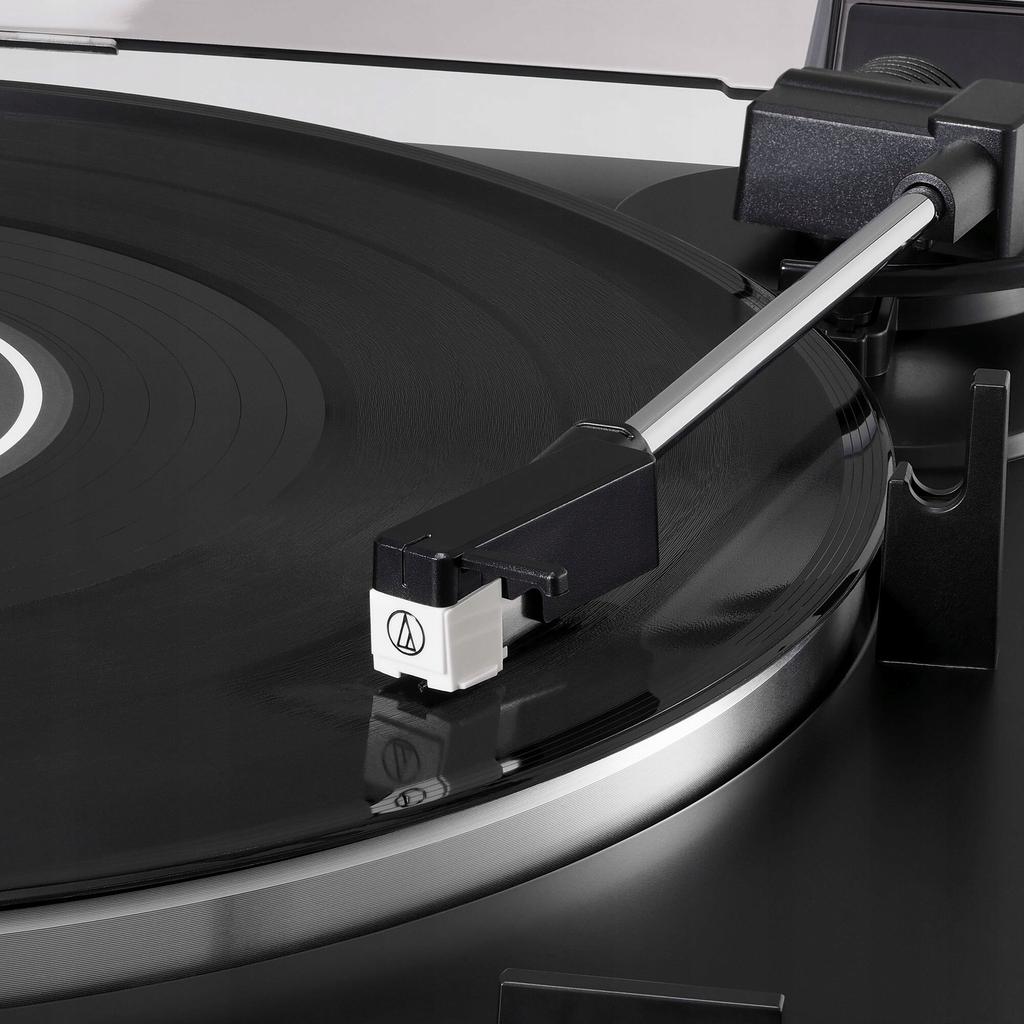 Audio-Technica AT-LP60X turntable 33 1/3 and 45 RPM Black