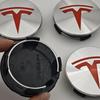 Автомобильная наклейка 2025 Новая Tesla 4 шт. ABS 56 мм Накладки на значки Tesla Model 3 Model Y Колпачки ступиц Центральные колпачки колес для Tesla Model Y X S 202