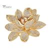 Элегантная брошь в форме цветка с блестящими стразами, инкрустированная искусственным жемчугом, булавка для костюма, шаль с лацканами, значок, аксессуары для пальто