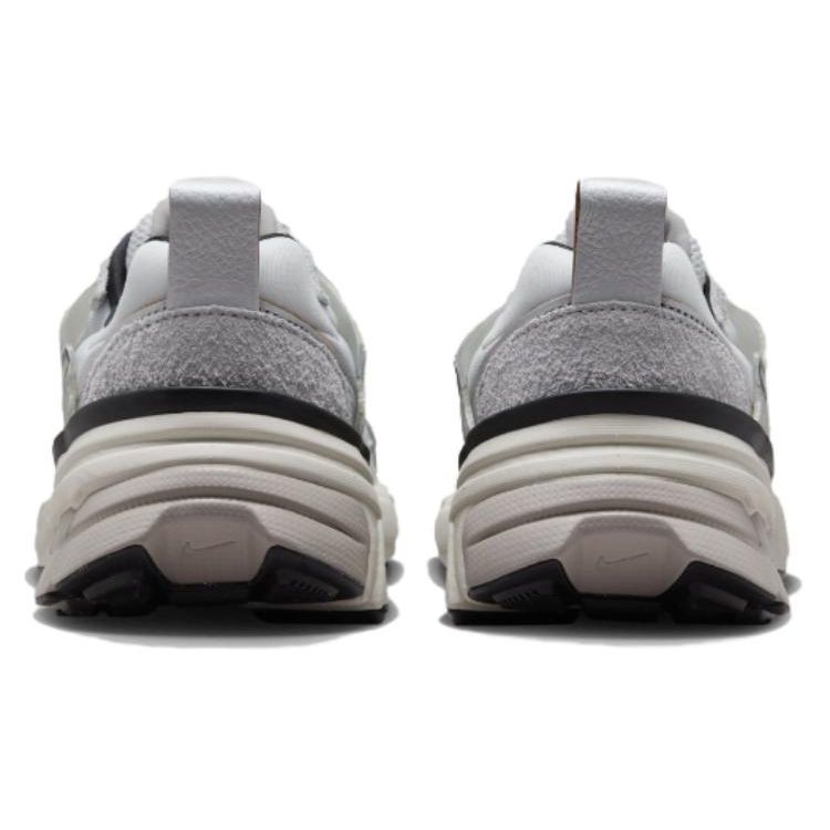 Nike Женские кроссовки V2K Run Pure Platinum Chrome Серый платиновый оттенок Light-Bone FN6703-002