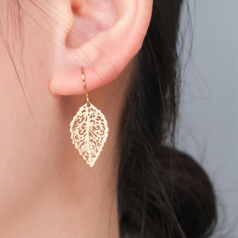 Модные позолоченные серьги с подвеской в виде полого листа в стиле ретро, нишевый стиль High-end Feeling