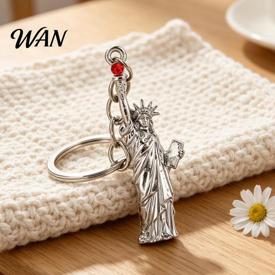 Anti-oxidation Keychain Pendant Statue of Liberty Design Lightweight Zinc Alloy Key with Lobster Clasp New York Landmark Accessory