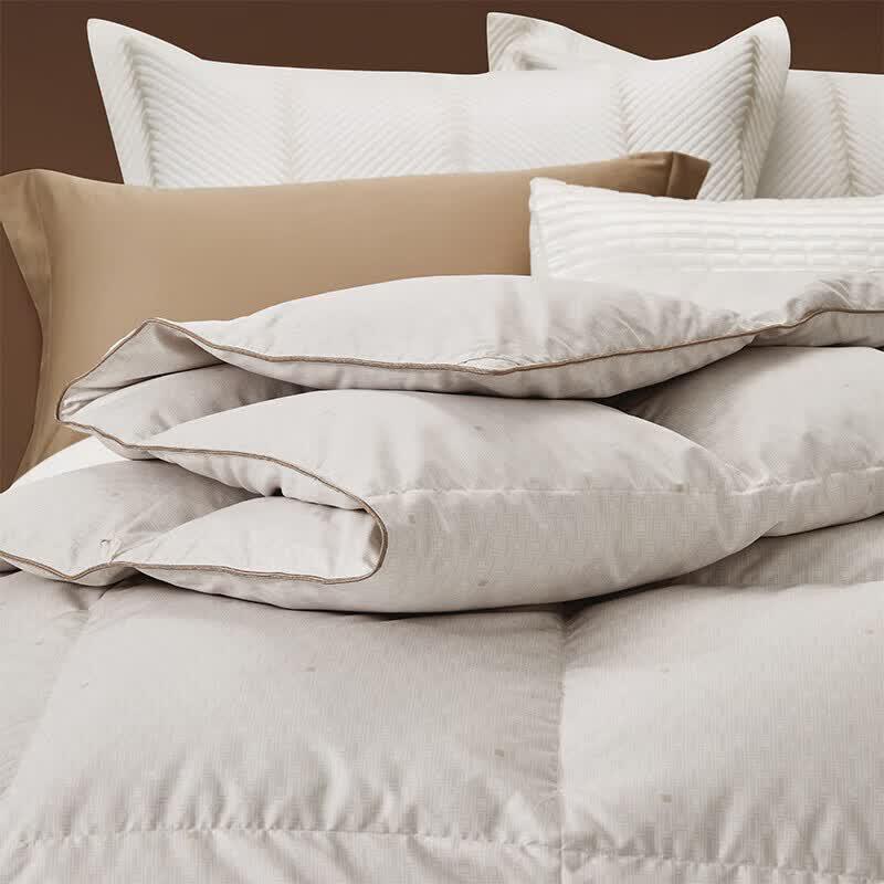 LUOLAI Snowfield Super Soft 95% Goose Down Quilt