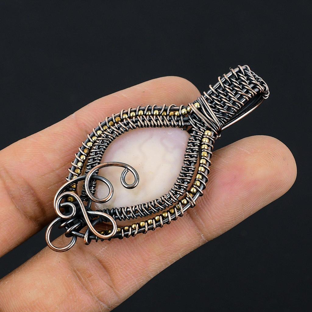 Подвеска из розового опала ручной работы, обернутая медной проволокой 999 пробы, уникальное дизайнерское украшение, для женщин