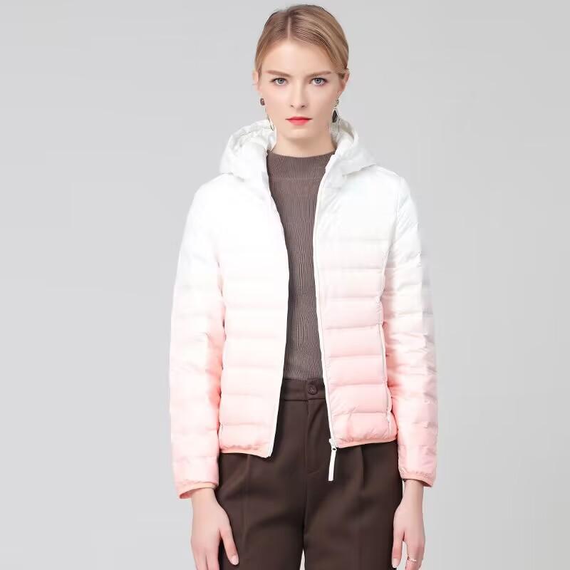 Пуховик женский, легкий, короткий, с градиентом цвета 90, на белом утином пуху, с капюшоном, приталенный, маленький, легкий, пуховик