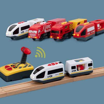 Новая горячая игрушка с дистанционным управлением, электрический поезд, 2 секции, магнитная связь с дистанционным управлением, совместимая с различными деревянными траками W01