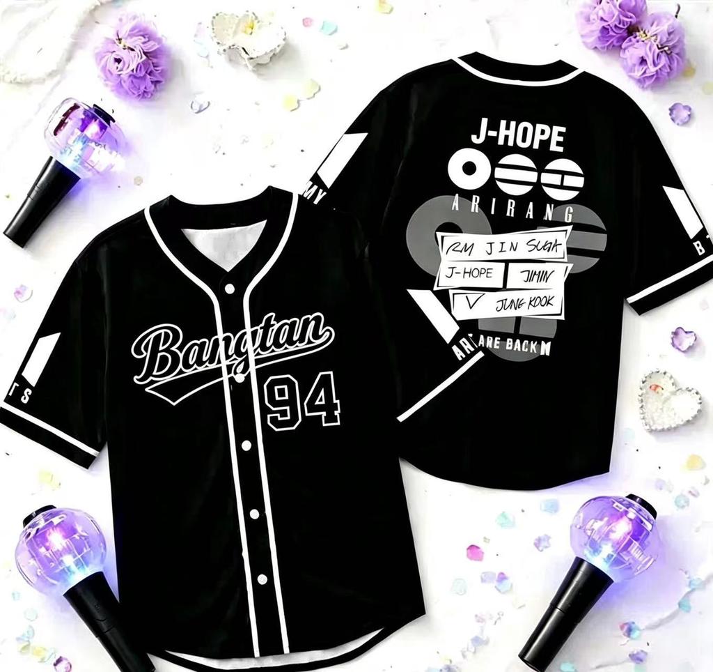 Kpop BTS Бейсбольная майка Фиолетовый короткий рукав Кардиган Корейский уличный стиль Поддержка фанатов Рубашка на пуговицах Одежда для концертов для женщин и мужчин