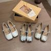 Французские туфли-лодочки на плоской подошве с неглубоким вырезом женские 2025 новая весна и лето с юбкой туфли Doudou Мэри Джейн серебристые маленькие кожаные туфли